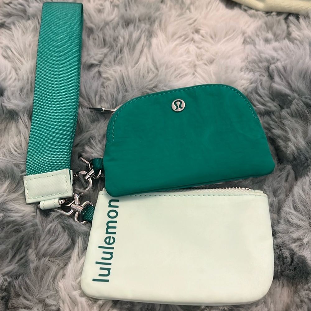 Lululemon id wallet with strap